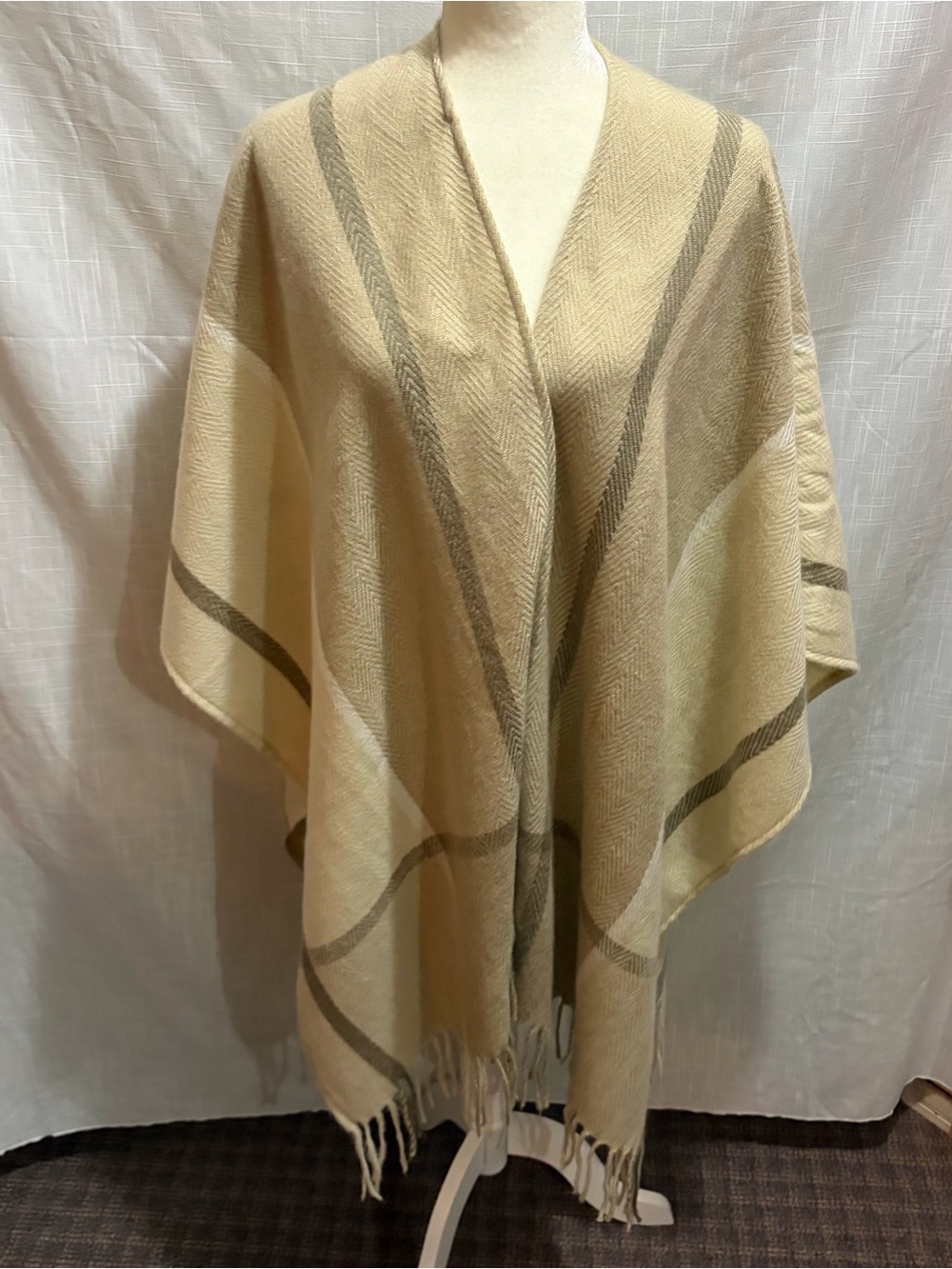 Woolrich wrap/ shawl/scarf